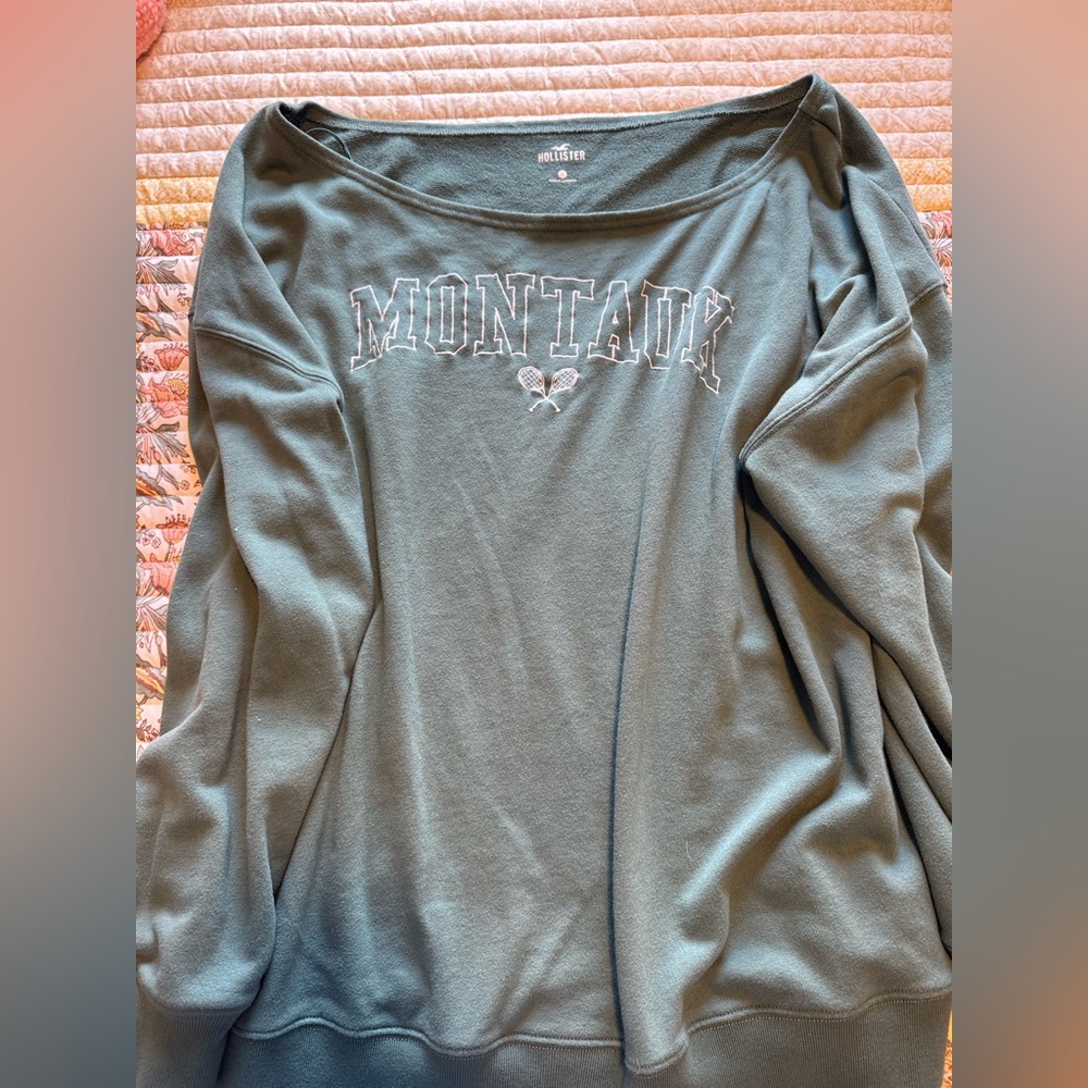 Hollister off the shoulder sweatshirt!!!